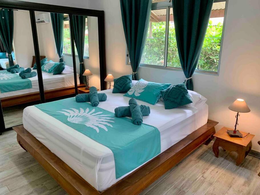 Villa Hoama Lodge Moorea Teavaro ภายนอก รูปภาพ